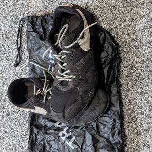 Women's track spikes
